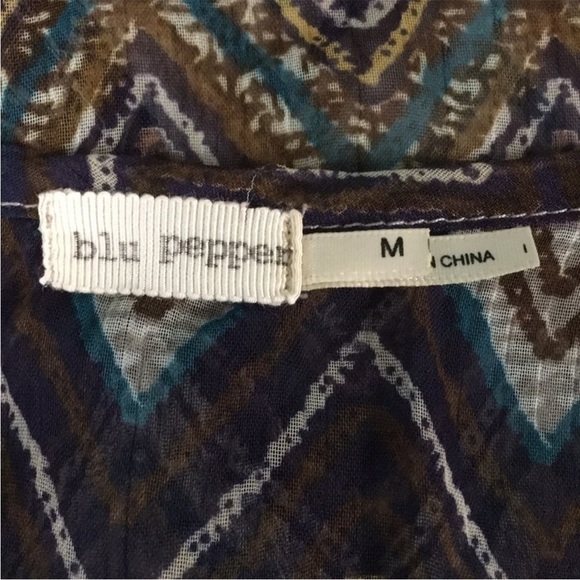 Blu Pepper Sheer Chevron Short
Sleeved Blouse M - Picture 5 of 5